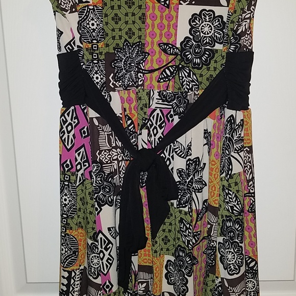 Gorgeous multi color print sundress - Picture 7 of 8